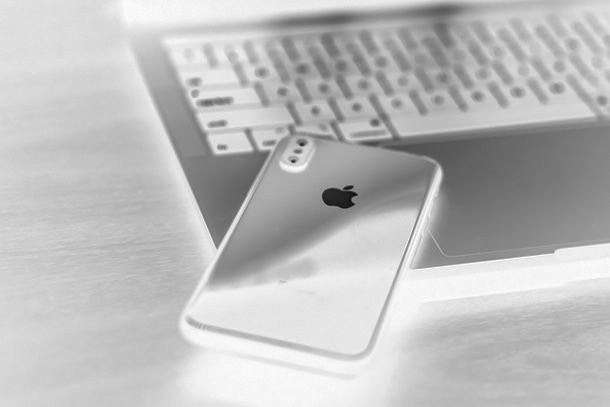 iPhone e MacBook